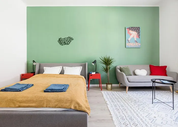 Stylish And Colourful Apartment In The City Centre