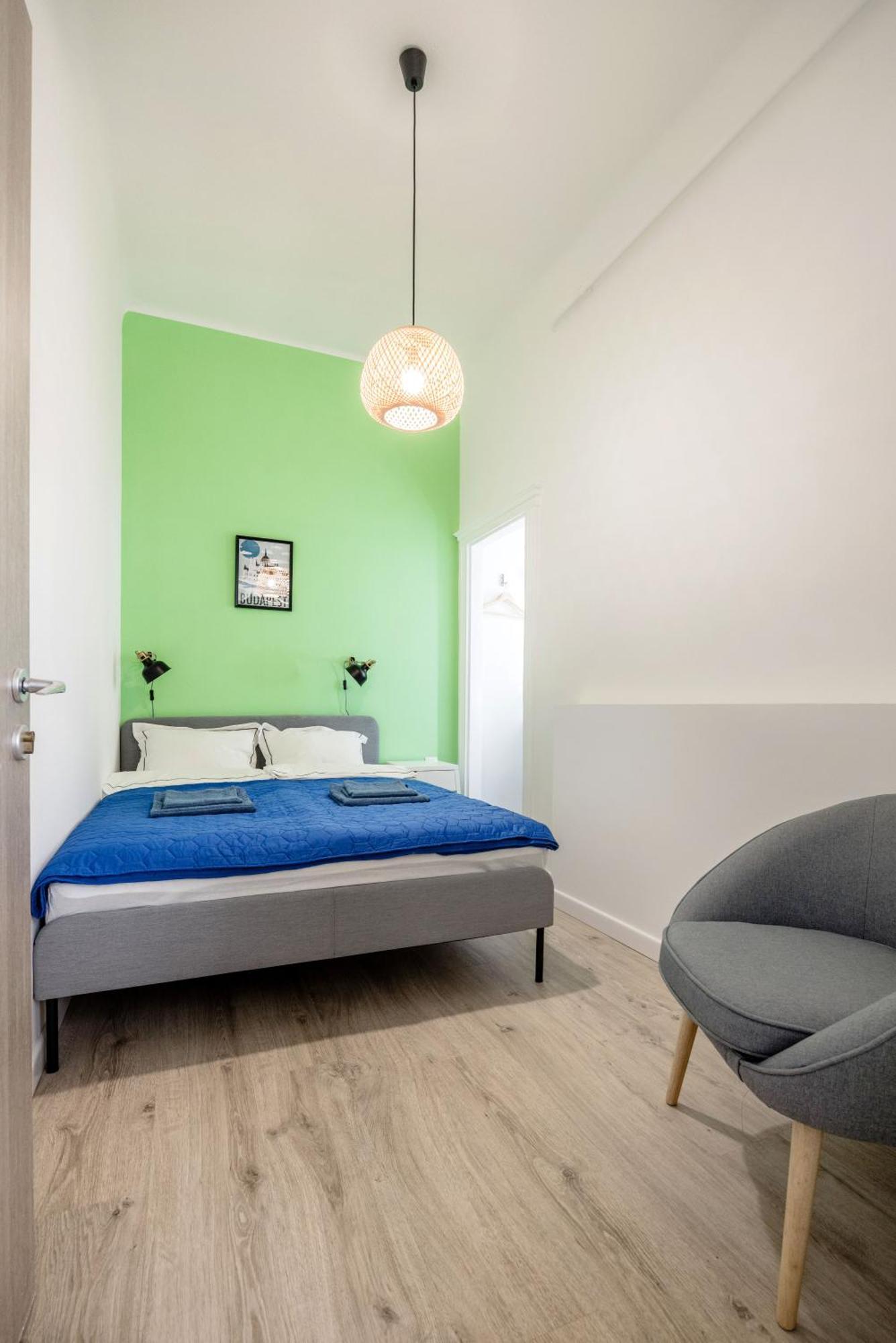 Stylish And Colourful In The Centre Apartment