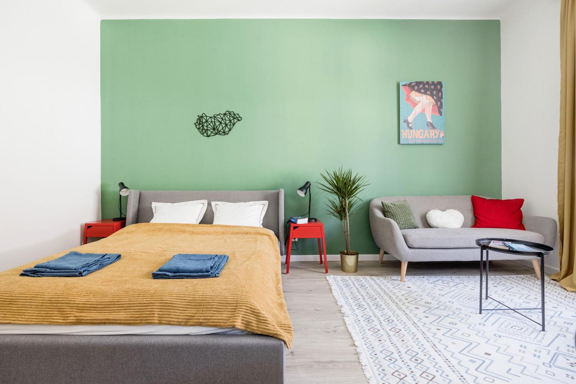 Stylish And Colourful In The Centre Apartment